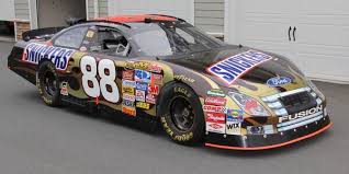 Who was the driver to win 27 win races in a season with 10. Pin By Alexander Furth On Retro Nascar Nascar Racing Nascar Favorite Paint
