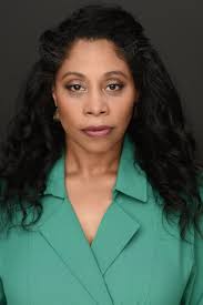 Lynda Suarez's Instagram, Twitter & Facebook