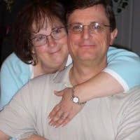 Ashes and Bones (An Emma Fielding Mystery, #6) by Dana Cameron