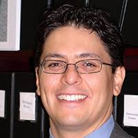 Dr. Eduardo Castillo