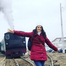 Mocanita care va circula pe durata programului craciun in bucovina pe faleza paraului humor si a raului moldova pana in parcul arnis din gura humorului a facut, ieri, drumul de proba cu presedintele consiliului judetean suceava, gheorghe flutur, si primarul de gura humorului. Cum A Fost Plimbarea Cu MocÄniÈa HuÈulca Din MoldoviÈa InformaÈii Utile