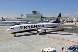 Ryanair ist eine in irland ansässige billigfluggesellschaft mit sitz und heimatflughafen in dublin. Erstflug Der Ryanair Nach Frankfurt Classic Spottings Webseite