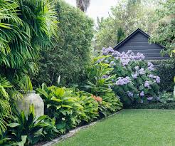 How To Give Your Garden A Landscaping Facelift That S Budget Savvy Small Backyard Gardens Backyard Garden Design Sydney Gardens
