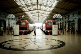 A greve dos trabalhadores da infraestruturas de portugal (ip) e das suas filiadas levou à supressão de 19 comboios da cp das 68 ligações ferroviárias que tinha programadas até às 06h00 de hoje. Greve Na Cp 90 Dos Comboios Foram Suprimidos Esquerda