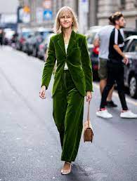 4 Winter Wedding Outfits Guaranteed To Earn You Best Dressed Status Velvet Street Style Street Style Trends Street Style