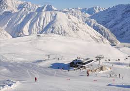 Livigno is 1,816 metres (5,958 ft) above sea level.livigno's main river is called aqua granda or spöl. Livigno Ski Resort Info Mottolino Carosello Livigno Italy Review