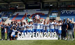Que mina más linda y simpática te amo mane y te amo católica de mi vida. Universidad Catolica Levanta La Copa De Campeon De La Temporada 2019