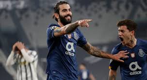 Porto city is small compared to its metropolitan area, with a population of 237,559 people. Qsknkmrc1j 5wm