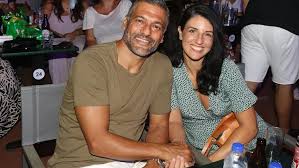 Η γνωριμία μέσω facebook, η συμβίωση, η διαφορά ηλικίας και οι διαφωνίες τους! Stelios Krhtikos Mpampas Gia Tetarth Fora O H8opoios Celebrities Eidhseis