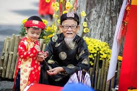 Phong bao lì xì màu đỏ cũng tượng trưng cho sự may mắn, phúc lộc an khang. Táº¿t La Gi Ngay Bao Nhieu La Táº¿t Táº¿t La Ngay Máº¥y
