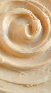 Caramel Cream Cheese Buttercream Rich Creamy Light Garniture Gateau Recette Glacage Gateaux Et Desserts