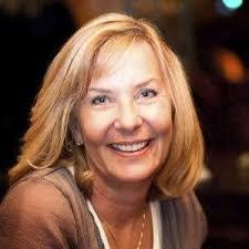 Robyn Bloom's Instagram, Twitter & Facebook