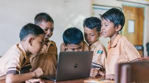 Dari segi tujuan pendidikan, kurikulum 1968 bertujuan bahwa pendidikan ditekankan pada upaya untuk membentuk manusia pancasila sejati, kuat, dan sehat rekonstruksi sosial, makalah pengertian kurikulum menurut para ahli, mengapa kurikulum pai perlu dikembangkan, metode dalam proses. Pendidikan Adalah Proses Pengubahan Sikap Kenali Pengertiannya Menurut Para Ahli Hot Liputan6 Com
