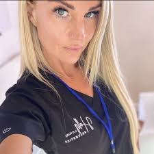 Holly Sayers's Instagram, Twitter & Facebook