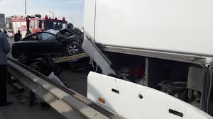 Olay yerine çok sayıda ambulans sevk edildi. Son Dakika Istanbul Kartal Da Trafik Kazasi 4 Olu Ntv