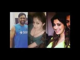Are There Any Photos Of Dhoni And Priyanka Jha Quora Ms dhoni real girlfriend,friends in movie priyanka jha,disha patani,unseen images updated. photos of dhoni and priyanka jha