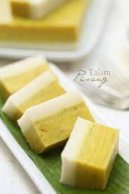 Talam ubi merupakan salah satu kue yang populer di bulan puasa. Ita Tertarik Dengan Kejadian Talam Pisang Yang Di Sediakan Oleh Lina Thomas Tekstur Talamnya Yang Nampak Lembut Membuatkan Ita T Makanan Manis Makanan Resep