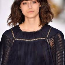 Once upon a time these haircuts might have been considered boyish but today, they are gracing the runways and being work by some of the world's top celebrities. Haircuts For Thick Wavy Hair In 2020 All Things Hair Us