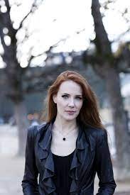Simone Simons V 2020 G Ryzhevolosye Muzykalnye Gruppy Znamenitosti