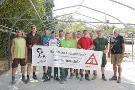 Diesen titel können sie vorbestellen. Azubis Bauen Eigene Ausbildungsstatte Dega Galabau Das Magazin Fur Den Garten Und Landschaftsbau