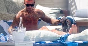 I codini di david beckham. David Beckham I Capelli Lunghi Sono Un Lontano Ricordo Look Sempre Piu Corto E I Fan Golssip