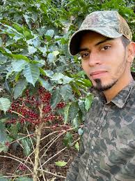 Yoreci Núñez y Allan Elvir, Farms El Naranjal