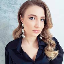 Youtube üzerinde amatör olarak seslendirdiği şarkılarla adını duyurduktan sonra son dönemin en çok konuşulan şarkıcılarından biri olan irmak arıcı. Irmak Arici Kimdir Kac Yasinda Ve Nereli