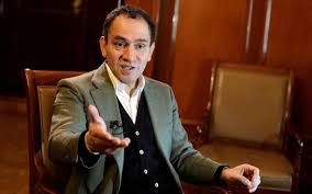 El secretario de hacienda y crédito público, arturo herrera, informó este jueves que dio positivo a la prueba de coronavirus, pero puntualizó que tiene síntomas leves. Asi Explica Arturo Herrera Secretario De Hacienda La Compra De La Refineria Deer Park Aristegui Noticias