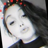 Shannon Medeiros's Instagram, Twitter & Facebook