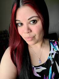 Hello, I'm an old lady looking for new friends, and I don't care about age  or country, I hope to find new friends here❤️ maybe no one is interested in  women like