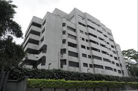 El pasado viernes fue derribado el edificio mónaco, la última residencia de pablo escobar y su familia, y símbolo del narcotráfico. Carro Bomba Edificio Monaco
