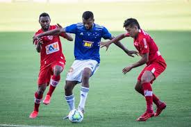O principal questionamento foi uma bola aos 34 minutos do segundo tempo, em que os jogadores cruzeirenses pediram gol, não assinalado pela equipe de arbitragem (veja no lance acima), após a bola tocar no peito de gum, e frazan afastar de carrinho. Cruzeiro X Crb Onde Acompanhar Palpites E Provaveis Times Lance