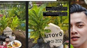 .kharisma (3.22mb) dan streaming kumpulan lagu banyu moto dory harsa feat nella kharisma (4.53mb) mp3 terbaru gratis dan enak dinikmati, video untuk melihat detail lagu banyu moto dory harsa feat nella kharisma klik salah satu judul yang cocok, kemudian untuk link download banyu. Dory Harsa Uploads A Photo Of A Flower Studded Tomb Grief Nella Kharisma Innalillahi Prayers For Father In Law Netral News
