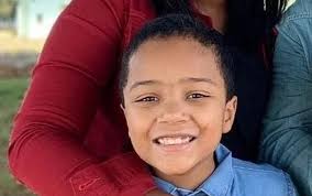 Pai denuncia que há 6 anos filho caiu do mesmo toboágua onde menino morreu  em parque aquático de Caldas Novas