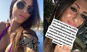 Mentre a tenerife guendalina tavassi e il marito umberto si divertono spensierati, in italia la figlia gaia (avuta dall'ex marito remo nicolini) sta raccontando una verità sconvolgente. Guendalina Tavassi E Gaia Scontro Social L Accusa Choc Della Figlia