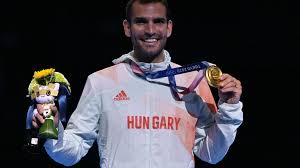 Egy háromgyermekes család két gyermekét keresték a vízimentők, egyiküket korábban egy segítő találta meg, próbáltak az életéért küzdeni, de nem tudták megmenteni. Flrstqseefm5mm