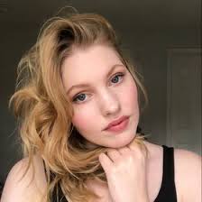 Madeline Eck (madelinesmirror)