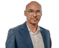 Alex Düsseldorf Fischer: Immobilien, Steuern & Unternehmertum