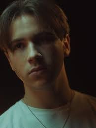 Noah Caplan's Instagram, Twitter & Facebook