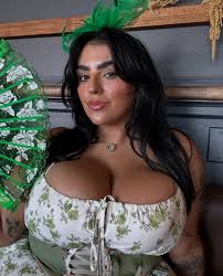 Charlotte Godoy: Busty Exquisite Goddess (OnlyFans Review) | fanscribers.com