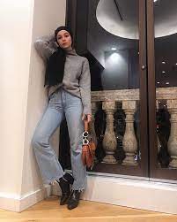 Winter Boyfriend Jean Outfits With Gray Turtlenecks Simple Winter Outfits Light Jeans Outfit Perfect Winter Outfit