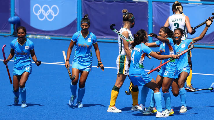 Hockey-Britain, India reach women's quarters, debutants Ireland out |  Reuters