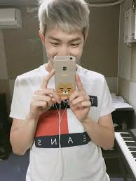 Selebritis 28 okt 2021 11:21 museum sumpah pemuda gelar upacara bendera memperingati hari sumpah pemuda … Namjoon With His Ryan Phone Cases Is Bts Taehyung Ph Facebook