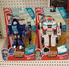 Medix is the rescue bots' medic, ready to help out autobots and humans alike when they need medical help. New Rescue Bots Academy Figures Found At Retail Transformers