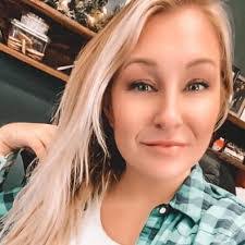 Angela Lile's Instagram, Twitter & Facebook