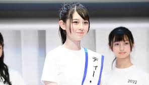 娱8嘴】2022日本美少女冠军出炉！14岁初中生拔头筹，被认为神似桥本环奈-3万粉丝207+点赞热议中_娱乐视频-免费在线观看-爱奇艺