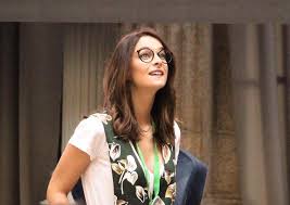 Wishing to pursue a career in acting, sara moved to cascais by herself at the age of 15, to enroll in a theatre course. Sara Prata 33 A Idade Que Deus Fez E Eu Ja Estou A Ver A ÙÙŠØ³Ø¨ÙˆÙƒ