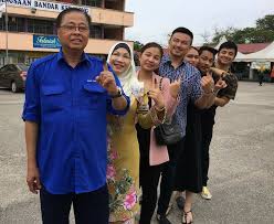 Jun 09, 2021 · defence minister ismail sabri yaakob today has assured that no one will be spared from action for violating rules under the movement control order (mco). Satu Keluarga Ismail Sabri Mengundi Di Bera