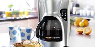 Does reheating coffee destroy caffeine?