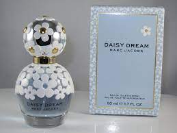 Le note di cuore sono glicine, litchi e gelsomino; Marc Jacobs Daisy Dream Review Musings Of A Muse